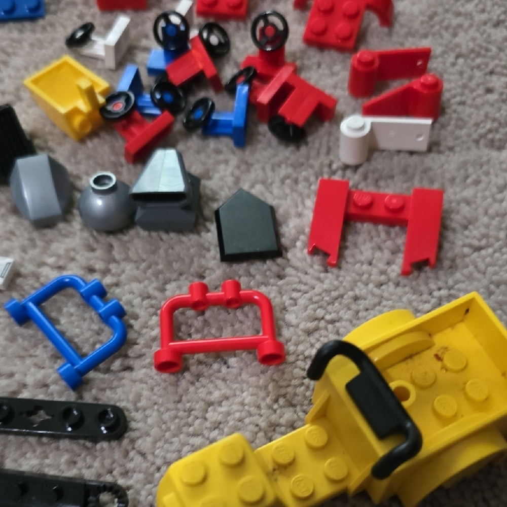 LEGO Automobile Pieces and Parts Building Blocks Set - Picture 15 of 16